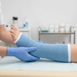 کاربرد سافت‌کست برای بی‌حرکت‌سازی نیمه‌صلب مچ پا در محیط درمانی